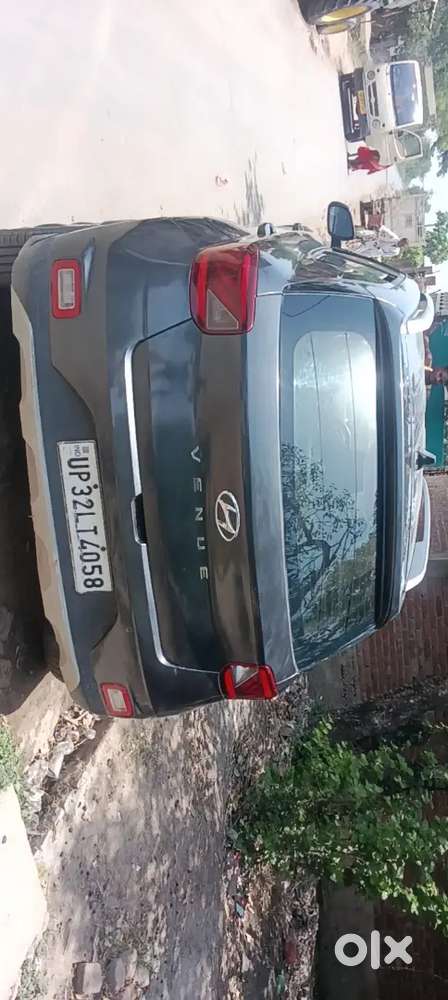 Hyundai Venue 2020 Petrol 124000 Km Driven