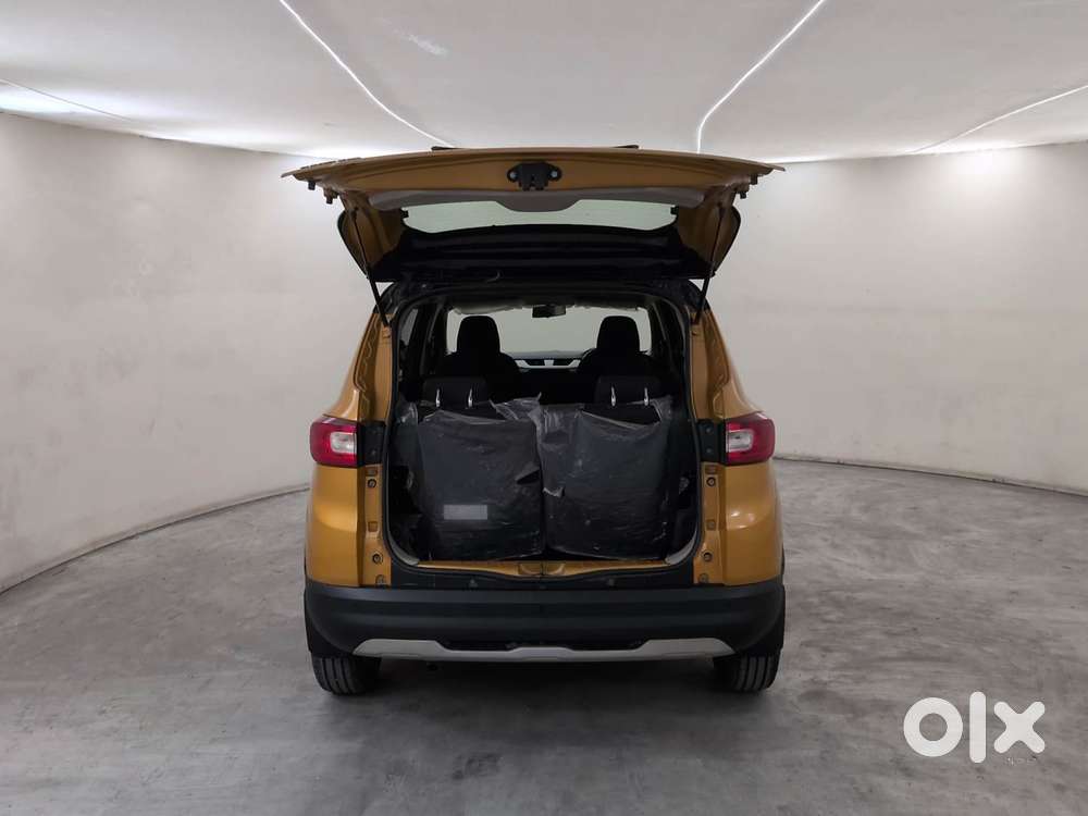 Renault Triber 1.0 Rxz Dual Tone, 2022, Petrol