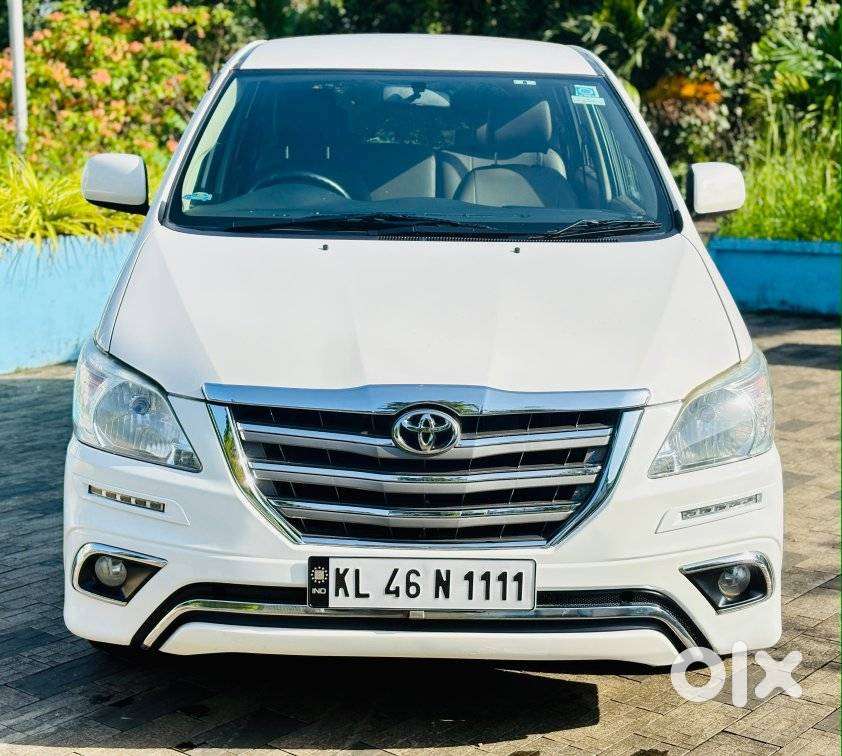Toyota Innova 2.5 Gx (diesel) 8 Seater Bs Iv, 2016, Diesel