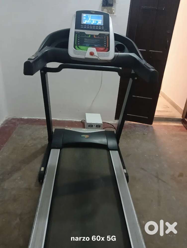Commercial treadmill