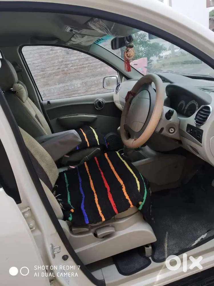 Mahindra Quanto 1.5 C8 2012