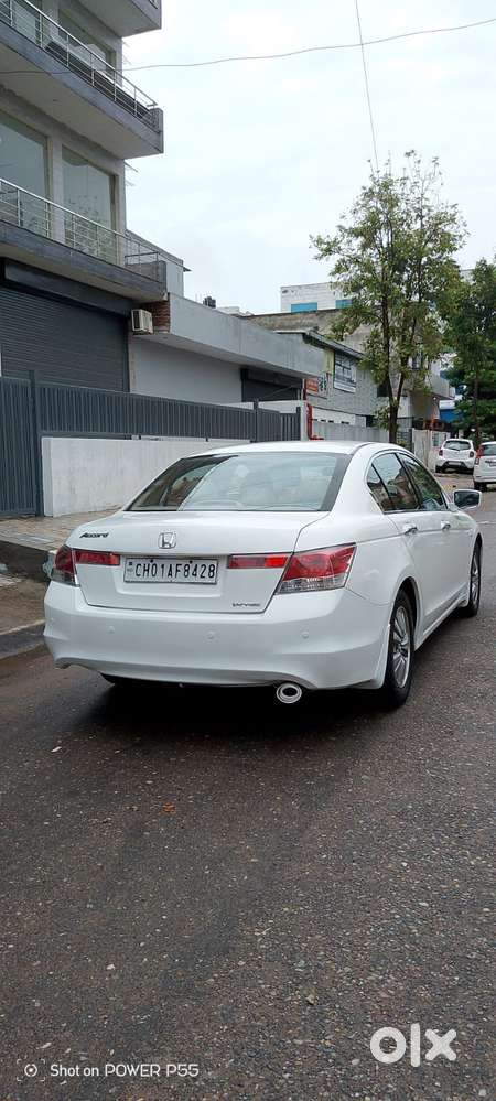 Honda Accord 2.4 Elegance Manual, 2011, Petrol