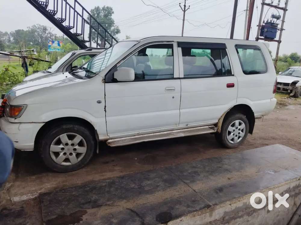Chevrolet Tavera 2009 10 Seater