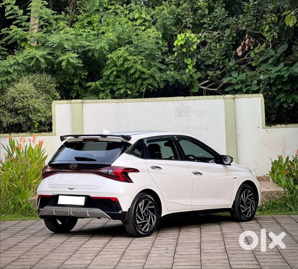 Hyundai I20 Asta (o) 1.2 Ivt, 2024, Petrol