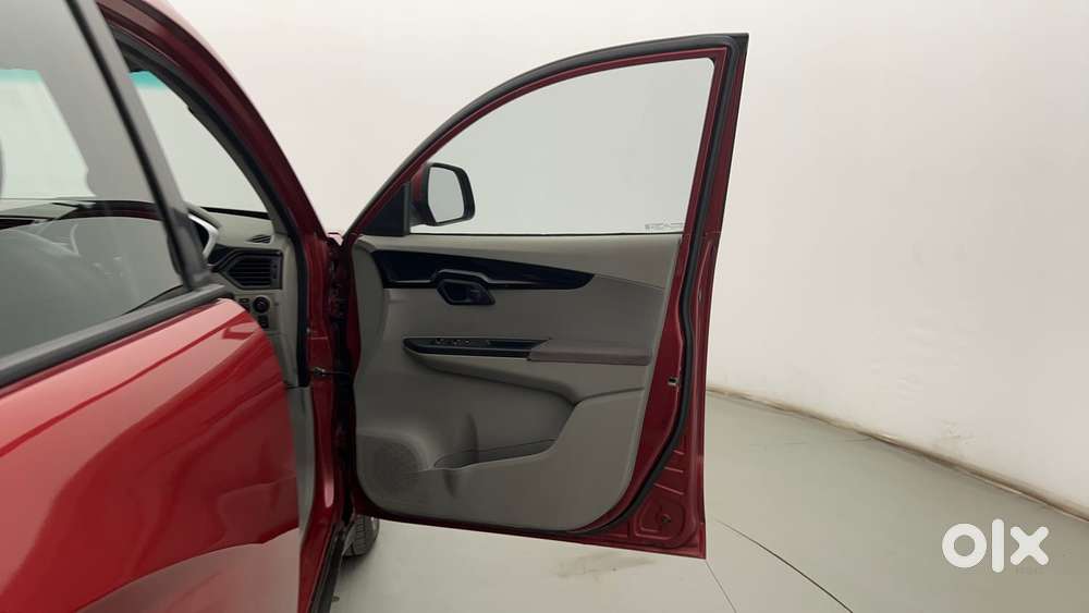 Mahindra Kuv 100 Mfalcon G80 K8 5str, 2016, Petrol