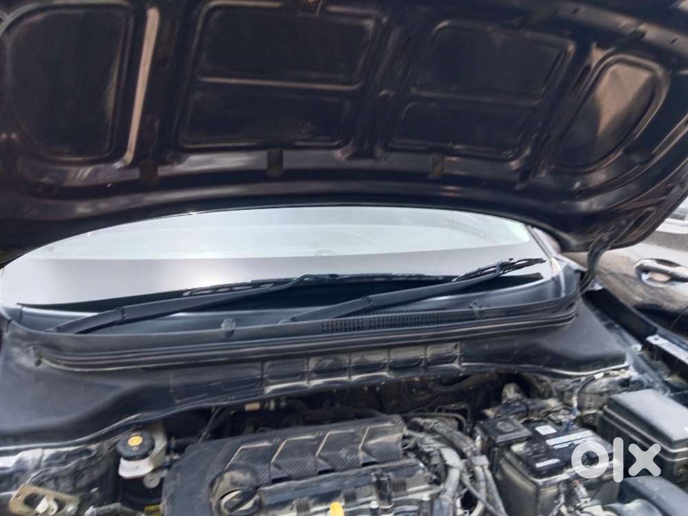 Kia Carens Gravity Edition ( Sunroof)