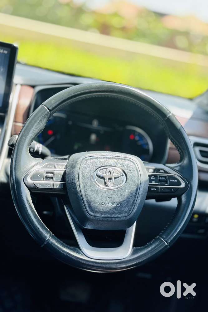 Toyota Innova Hycross 2.0 Zx (o) Hybrid 7 Str, 2023, Petrol