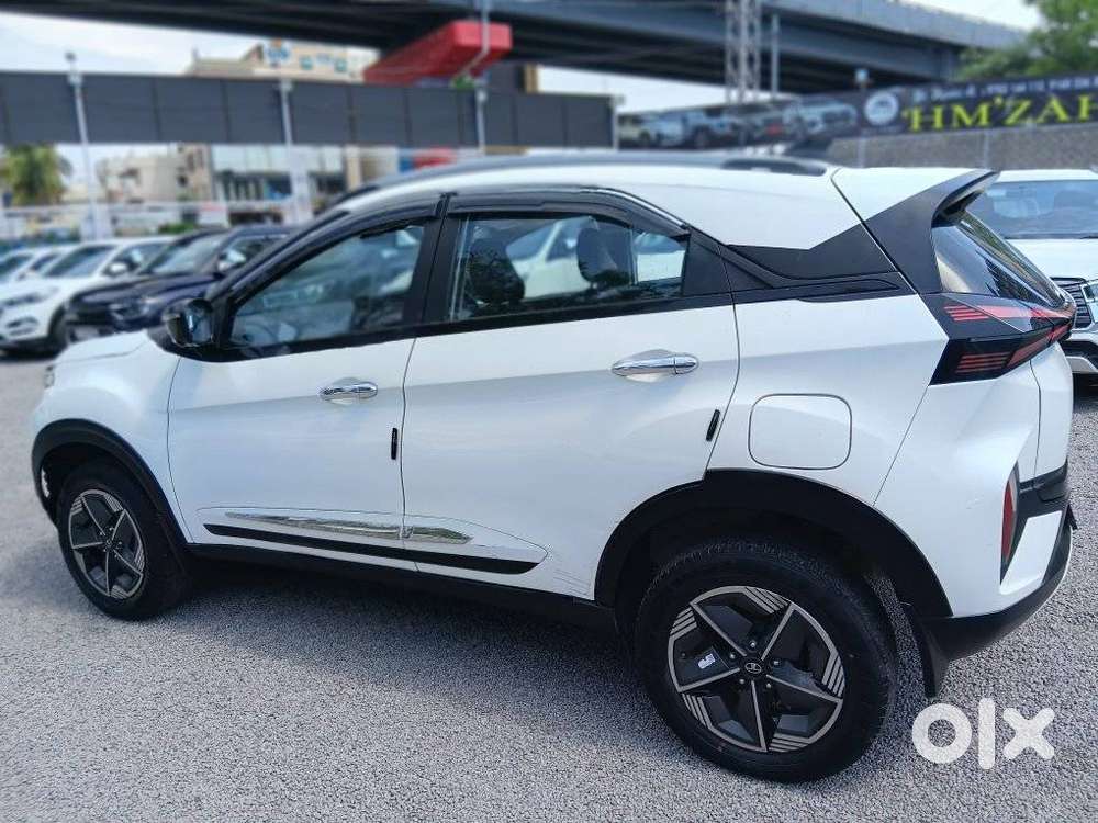 Tata Nexon Creative Plus 1.2 Revotron Petrol 6 Amt, 2024, Petrol