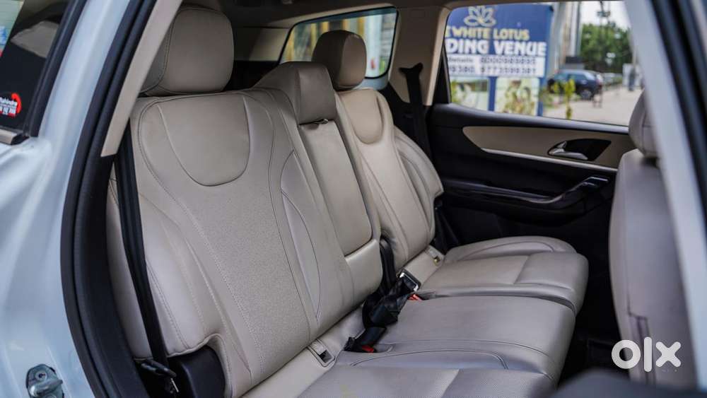 Mahindra Xuv700 2.0 Ax 7 Petrol At Str, 2022, Petrol