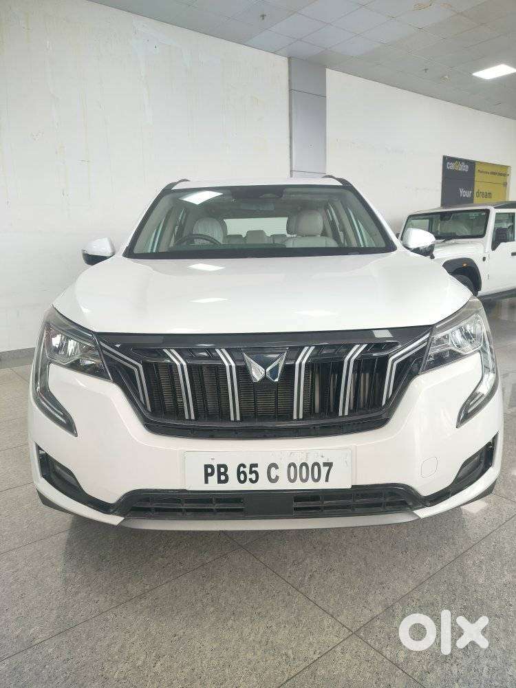 Mahindra Xuv700 2.0 Ax 7 Petrol Mt Str, 2024, Petrol