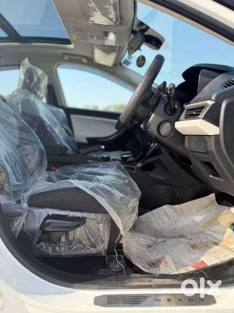 Tata Nexon Creative Plus 1.2 Revotron Petrol 7dca, 2025, Petrol