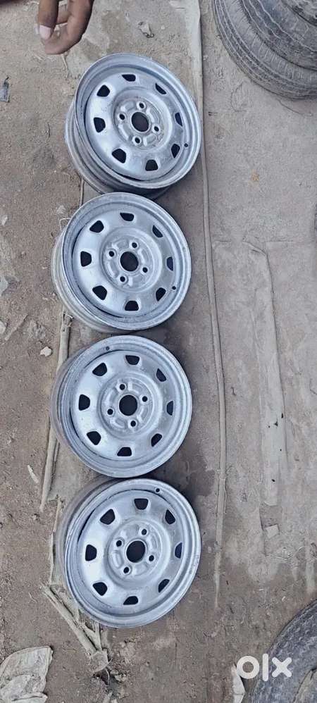Maruti Eeco rim