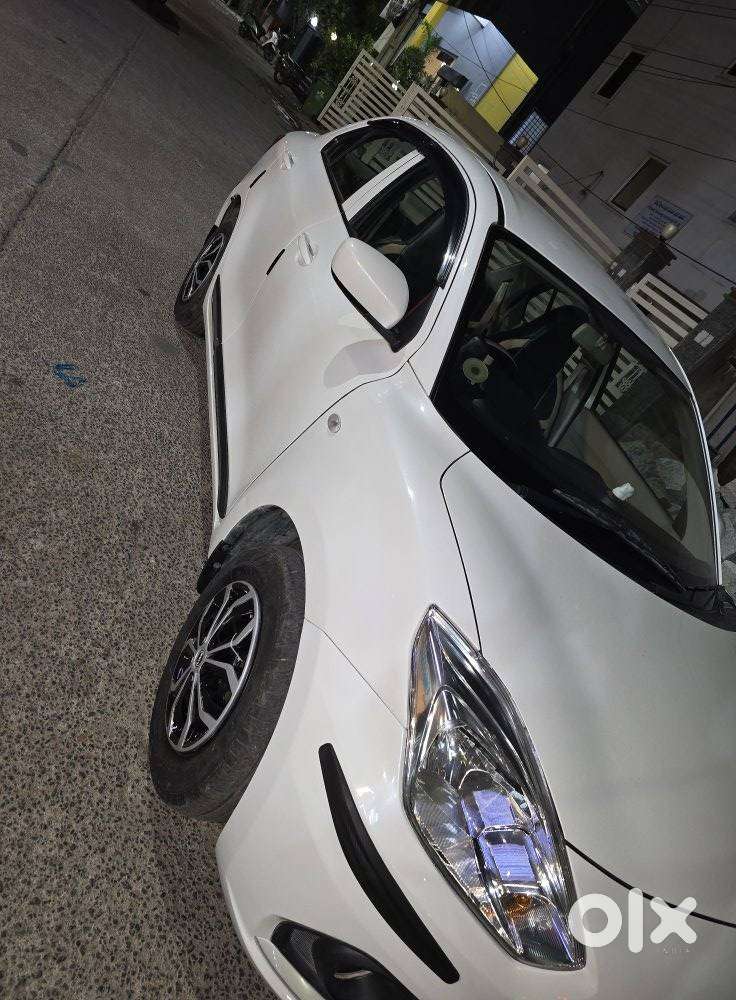 Maruti Suzuki Dzire 1.2 Vxi Cng, 2025, Cng & Hybrids