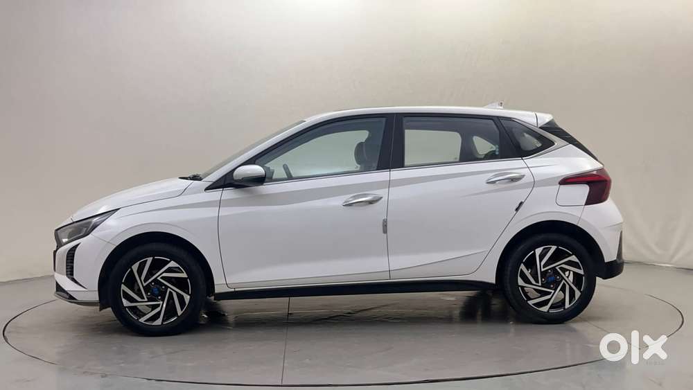 Hyundai New I20 1.2 Asta (o) Ivt, 2023, Petrol