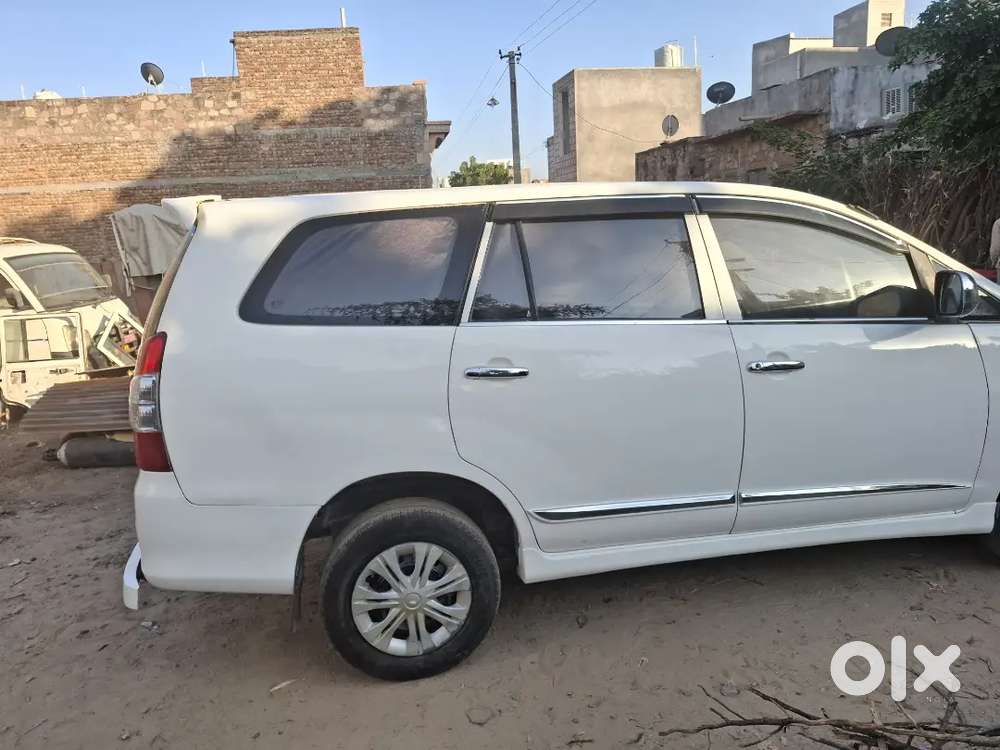 Toyota Innova 2016