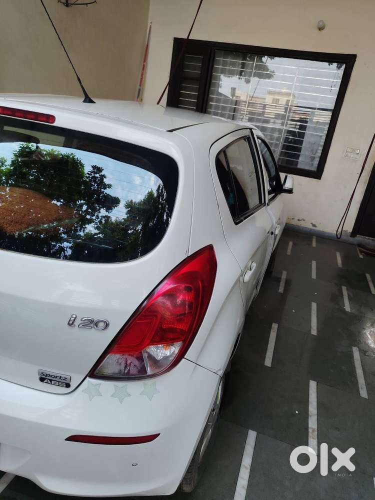 I 20 Car 2012 Model Crdi Sportz 1.4