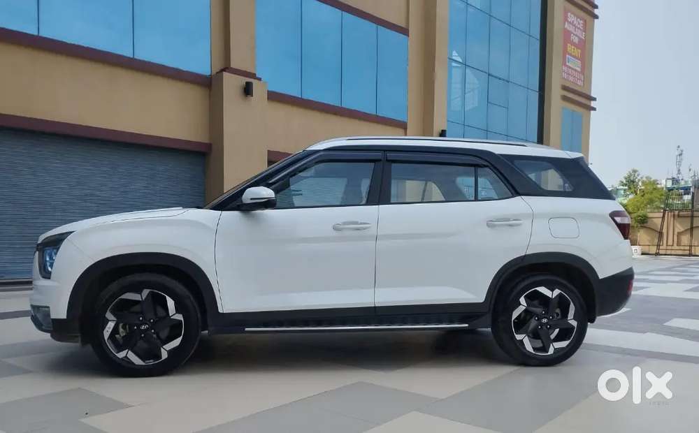 Nov. 2023 Hyundai Alcazar 1.5 Petrol With Extended Warranty.