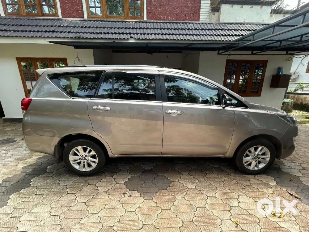 Toyota Innova Crysta 2016