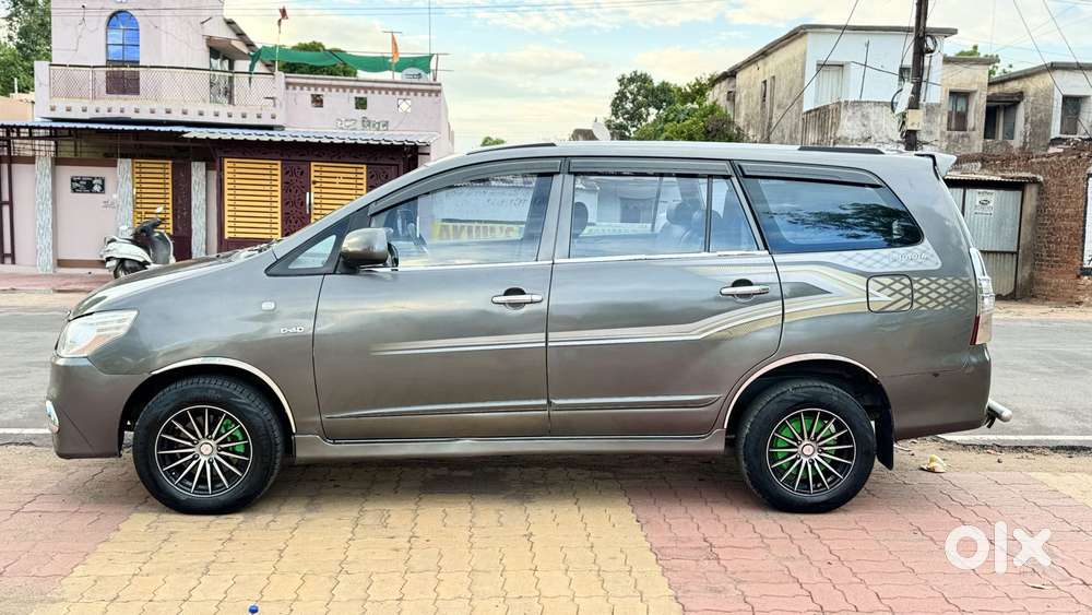 Toyota Innova 2.5 Gx 7 Seater Bs Iv, 2014, Diesel