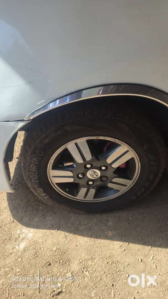 Innova 8 Seater Central Ac