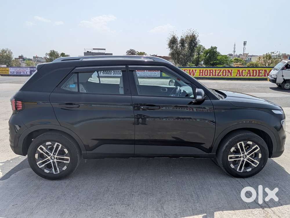 Hyundai Venue Sx (o) Mt 1.5 Diesel, 2023, Diesel
