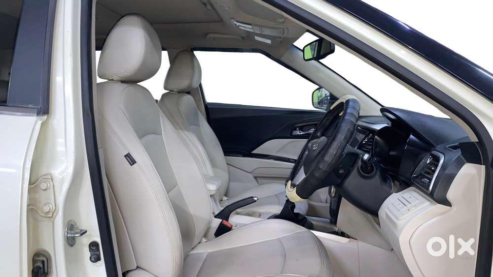 Mahindra Xuv300 W8 Option, 2022, Petrol