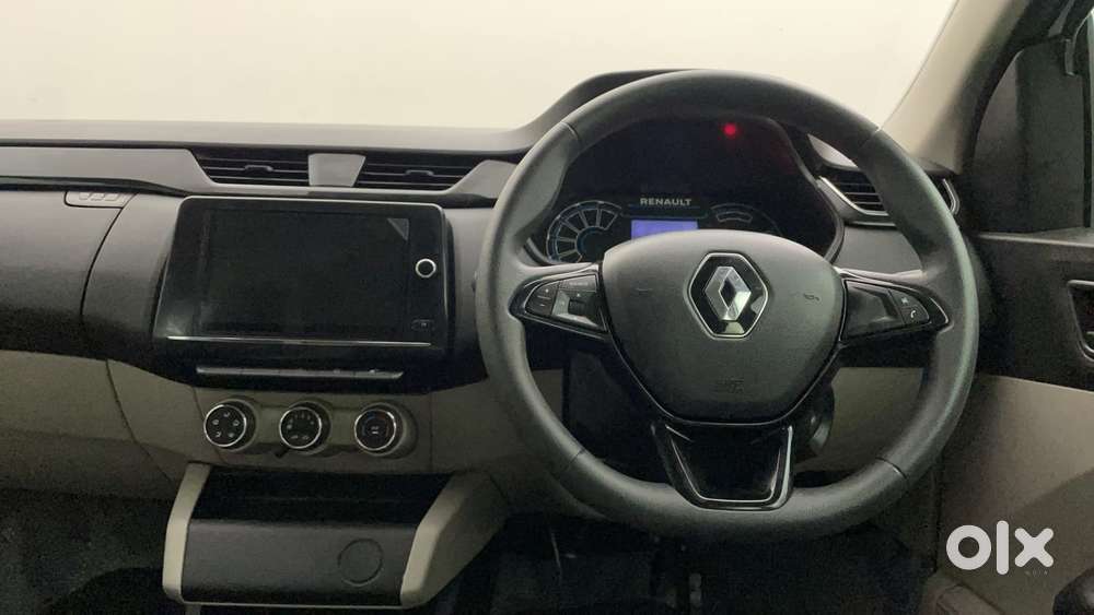 Renault Triber Rxt, 2023, Petrol