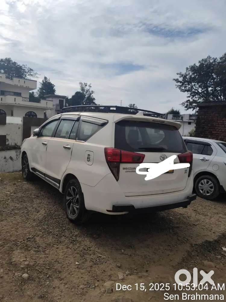 Toyota Innova Crysta 2022 Petrol 98000 Km Driven