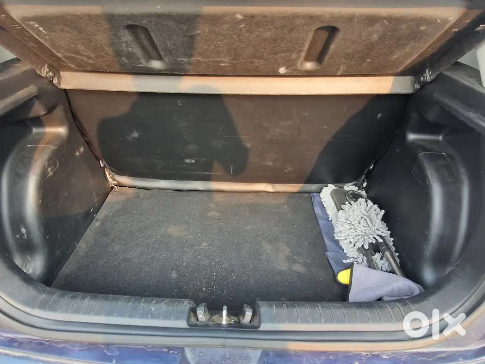 Hyundai Venue 2021 Petrol Manual Showroom Track Vehicle