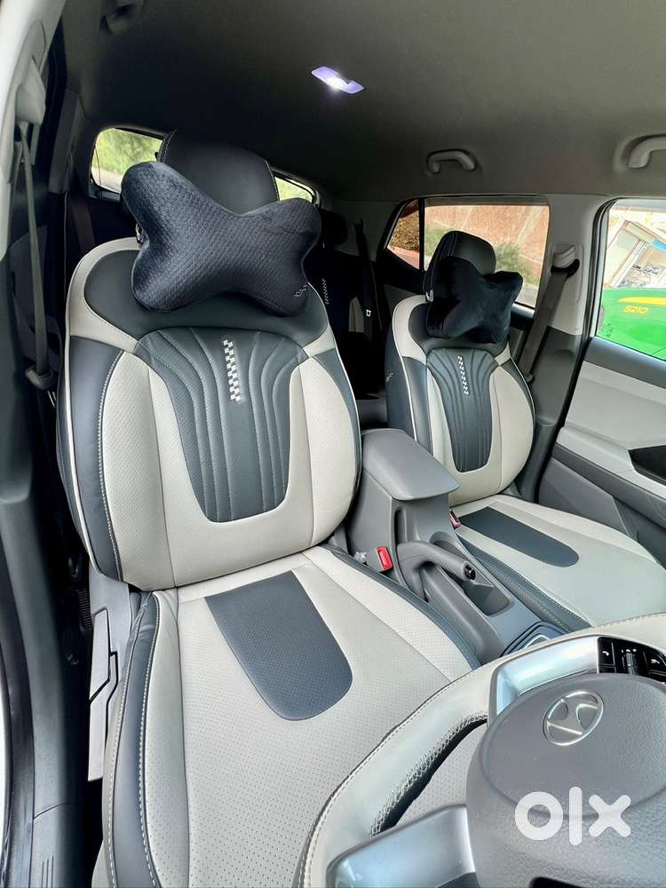 Additional ₹2,31,000 Accessorie Installed With Hyundai Oriantal Alloy