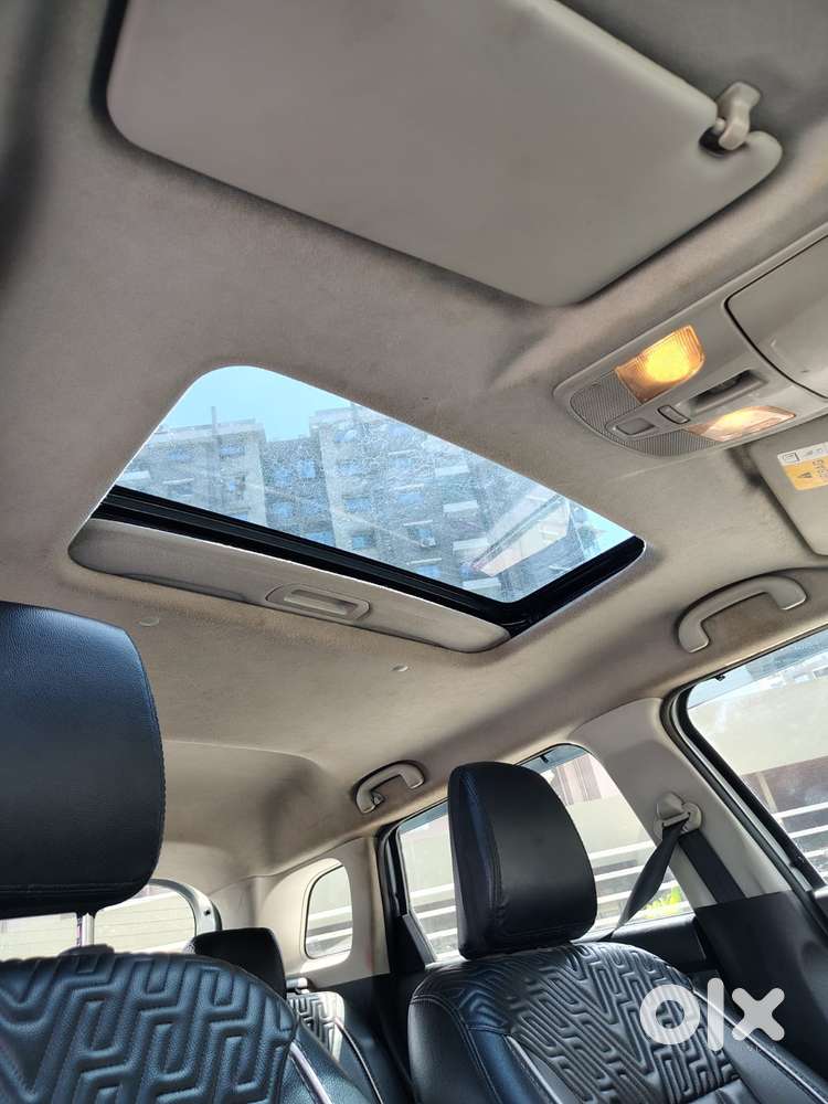 Maruti Suzuki Brezza 1.5 Zxi Smart Hybrid Dual Tone, 2023, Petrol