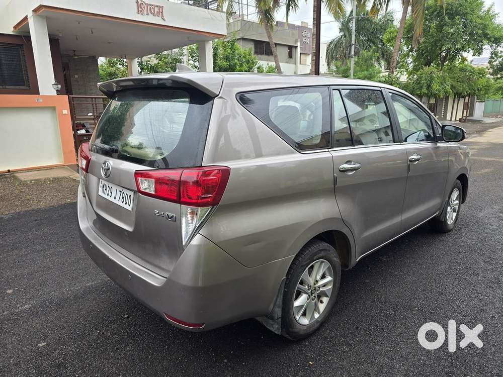 Toyota Innova Crysta 2016
