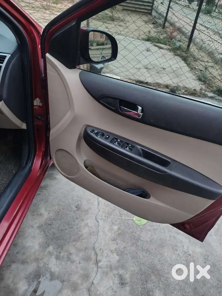 Hyundai  I20 2014 Diesel 72000 Km Driven, Very Nice Govt Employee Car