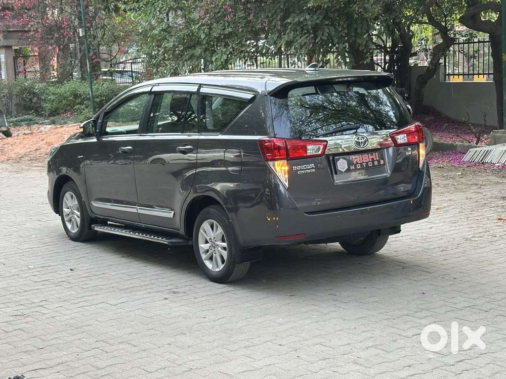 Toyota Innova Crysta 2.4 G Mt 7 Str, 2017, Diesel