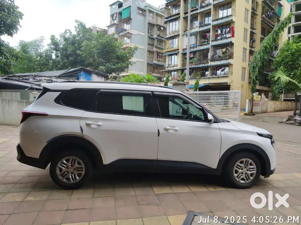 Kia Carens 2023 Petrol Good Condition