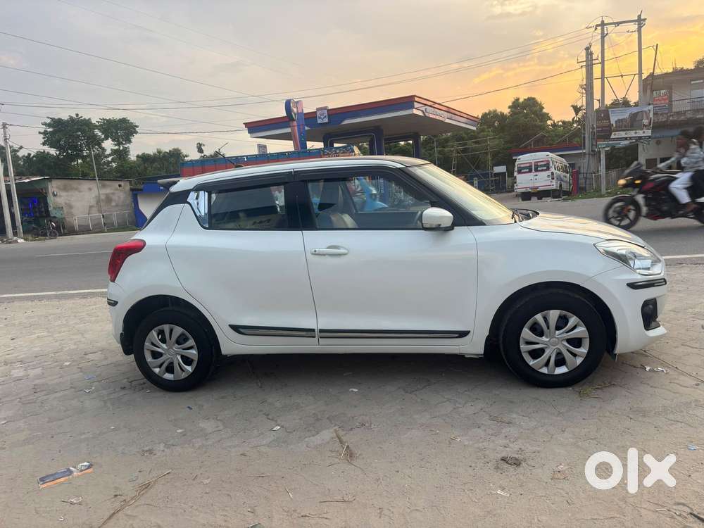 Maruti Suzuki Swift Vxi + Manual, 2018, Petrol