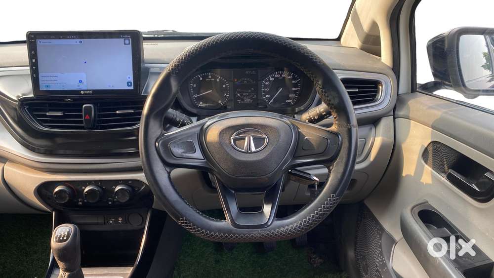 Tata Altroz 1.2 Xe, 2020, Petrol