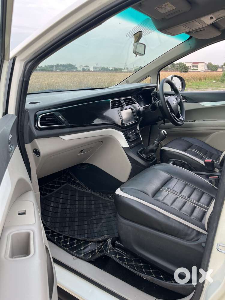 Mahindra Marazzo M6 8str, 2019, Diesel