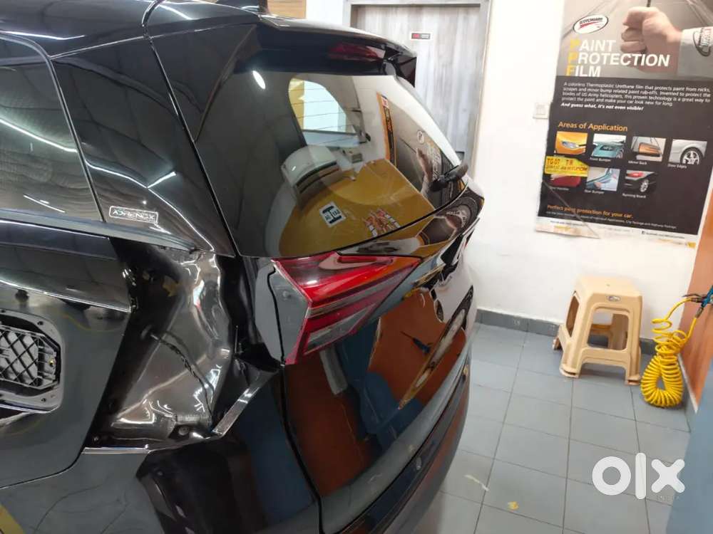 Xuv 700 Ax7 Ebony Edition