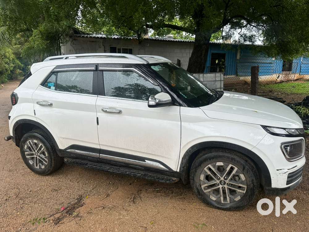 Hyundai Venue 2022 Diesel 35000 Km Driven