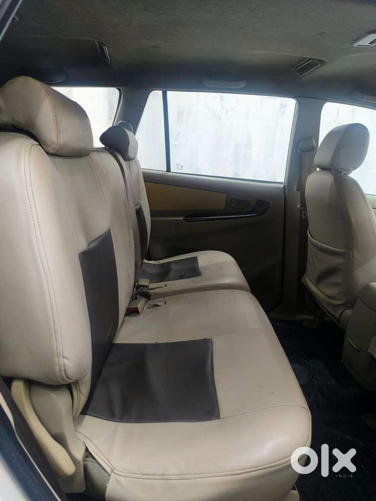 Toyota Innova 2.5 G (diesel) 8 Seater, 2014, Diesel
