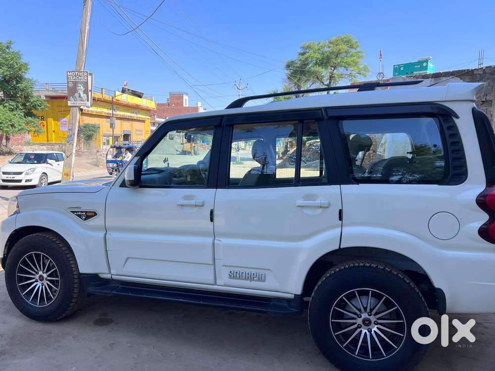 Mahindra Scorpio Classic 2015