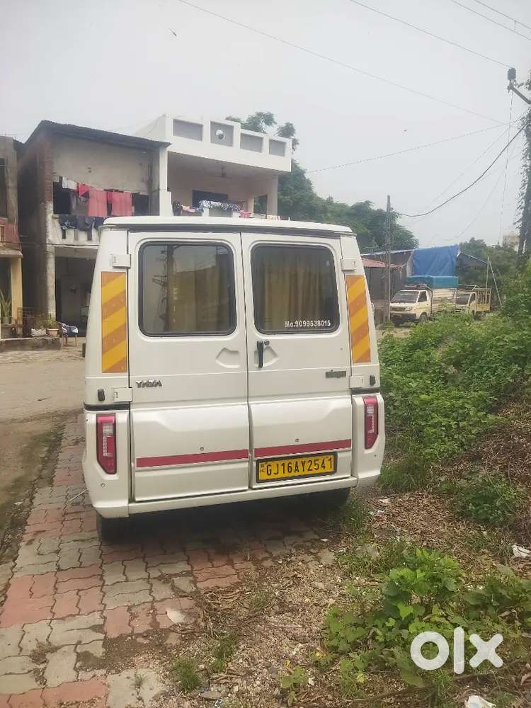 Tata Winger Deluxe 2025 Hi Roof