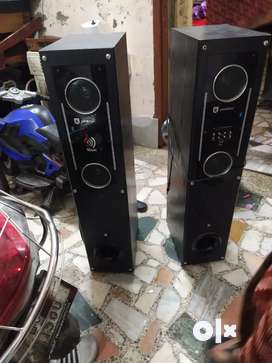 Universal tower hot sale speakers price