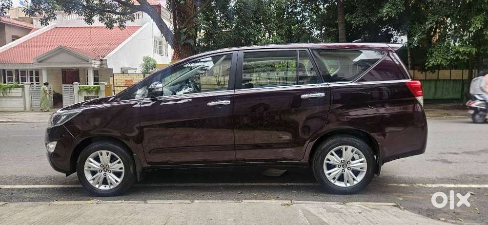 Toyota Innova Crysta 2.8z Automatic, 2016, Diesel