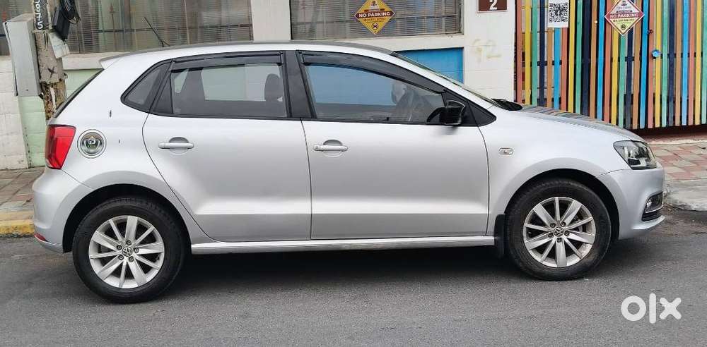 Volkswagen Polo Petrol Highline 1.6l, 2015, Diesel