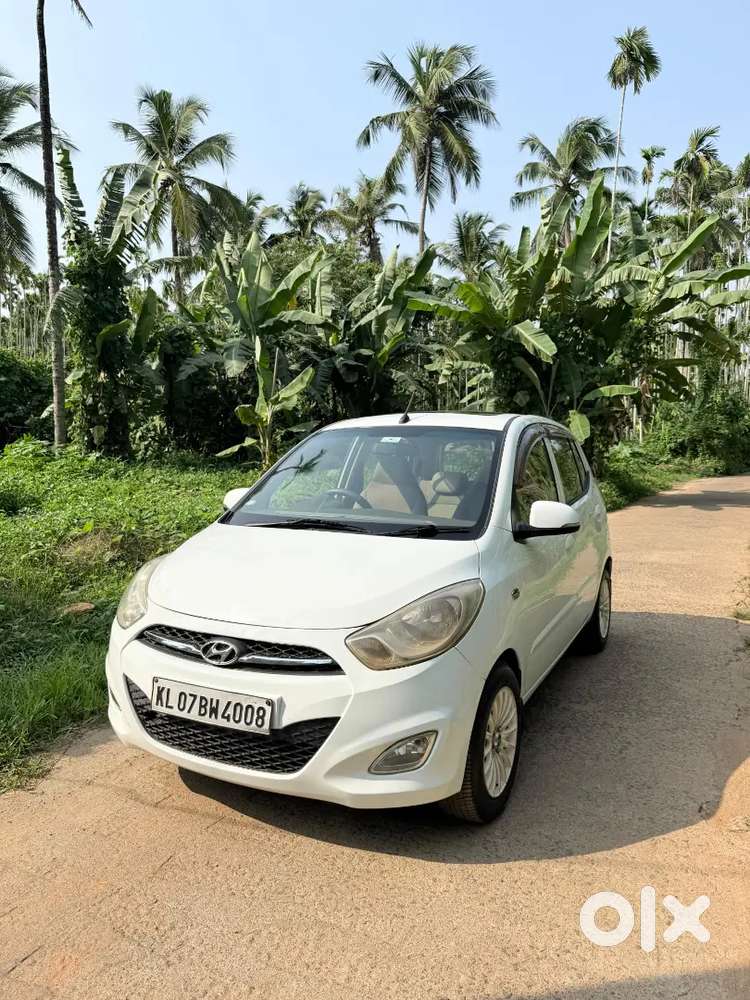 Hyundai Grand I10 2012 Petrol Well Maintained With Sunroof