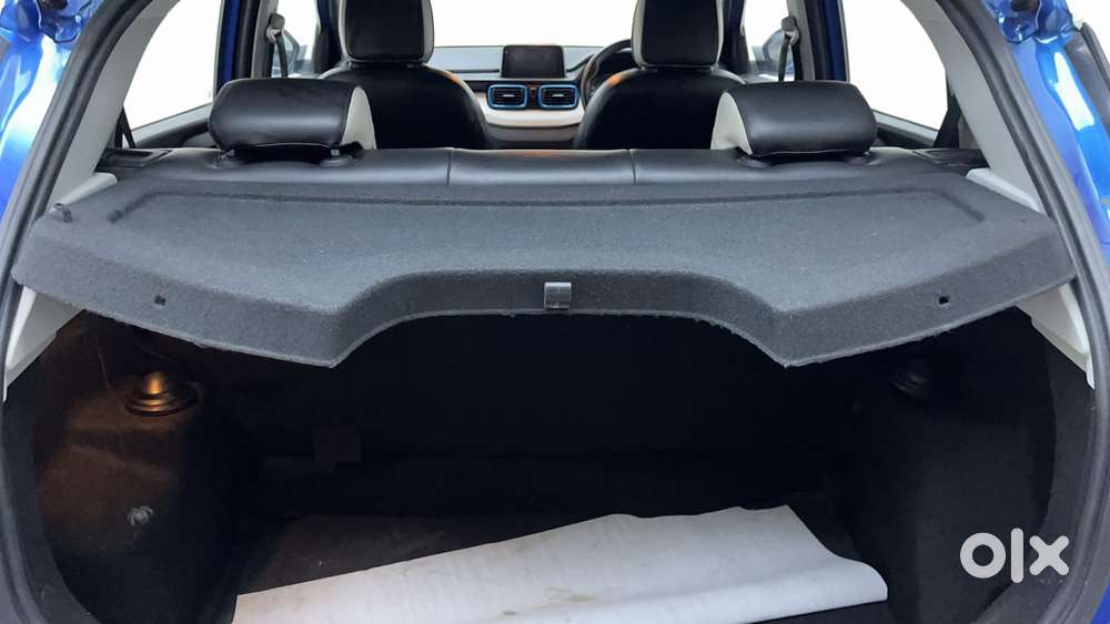 Tata Punch 1.2 Revotron Creative Amt Dual Tone, 2022, Petrol