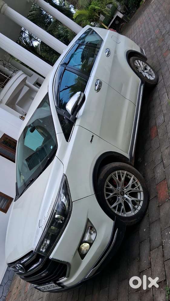 Toyota Innova Crysta 2017 All Orginal All Servise Show 200000 Lacks Ex