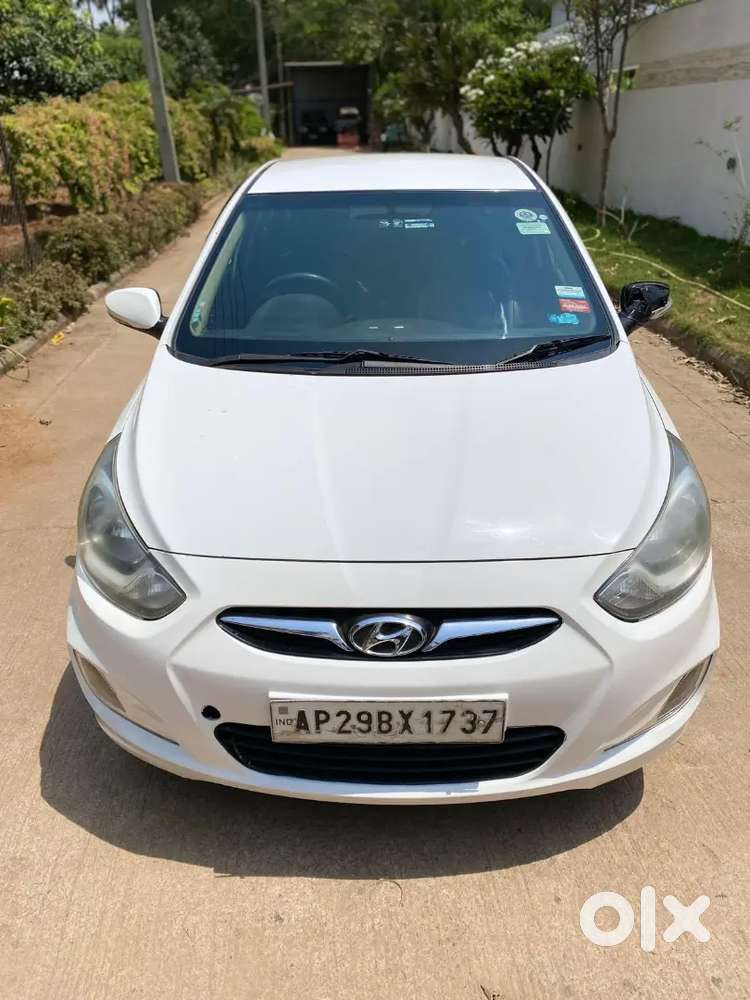 Hyundai Verna 2013 Diesel 118000 Km Driven